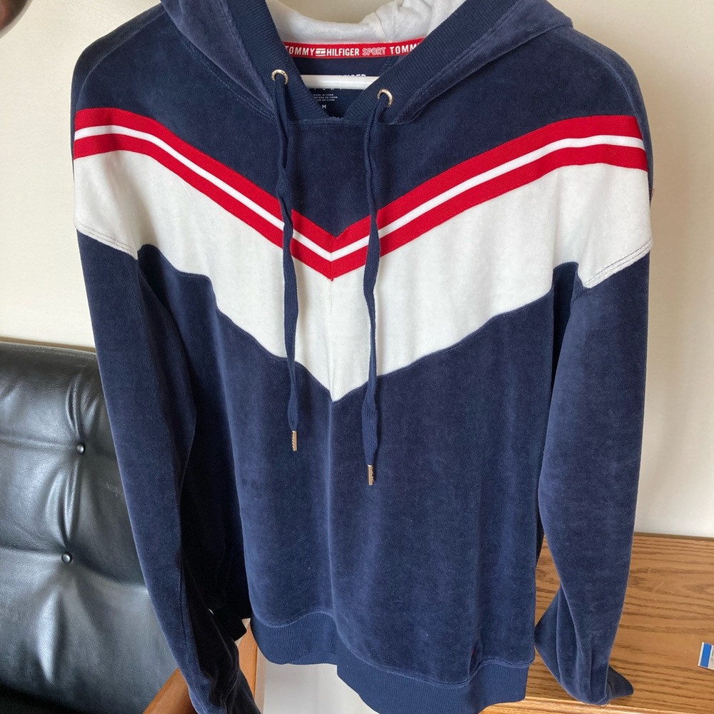 Tommy Hilfiger super soft sweatshirt Size Medium